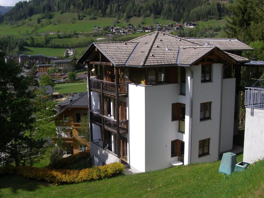 Apartamento Haus Im Turm Bad Kleinkirchheim Habitación foto