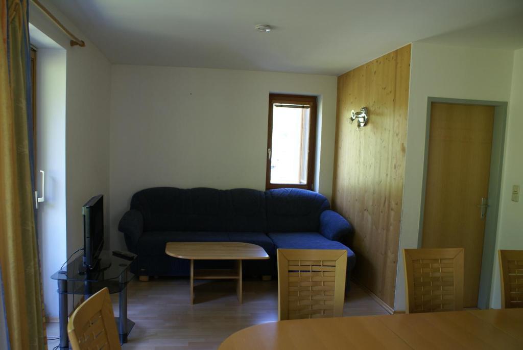 Apartamento Haus Im Turm Bad Kleinkirchheim Habitación foto