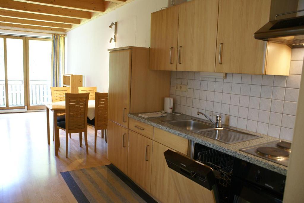 Apartamento Haus Im Turm Bad Kleinkirchheim Habitación foto