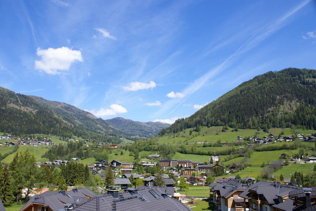 Apartamento Haus Im Turm Bad Kleinkirchheim Exterior foto